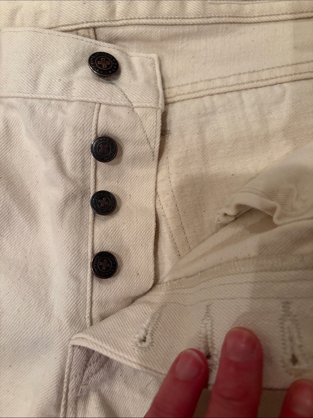 imogene + willie Cream Raw-Hem Denim Shorts - Picture 5 of 7